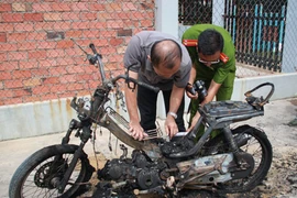 Xe máy lại bốc cháy khi đang chạy