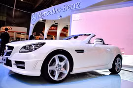Phong cách thể thao mê hoặc của Mercedes SLK350 AMG