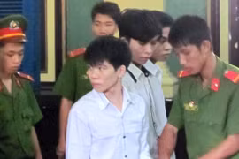 ĐTLA đứng trước nguy cơ mất chức vô địch giải hạng Nhất vì TP.HCM