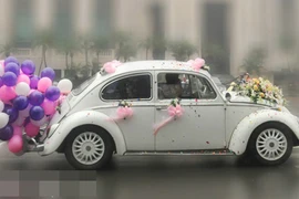 Ngắm lại loạt "siêu xe" gây "choáng" trong những đám cưới ồn ào dư luận