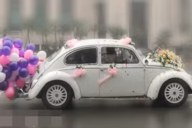 Ngắm lại loạt "siêu xe" gây "choáng" trong những đám cưới ồn ào dư luận