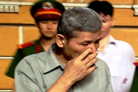 Tranh "sổ đỏ", chồng cài mìn tự tạo mưu sát vợ