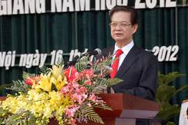 Thủ tướng Nguyễn Tấn Dũng dự lễ đón nhận danh hiệu Anh hùng LLVTND