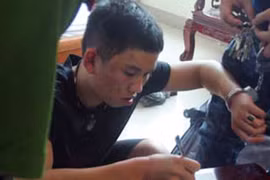 Tận mặt kẻ chuyên tuồn ma túy cho gái nhảy