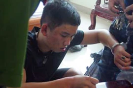 Tận mặt kẻ chuyên tuồn ma túy cho gái nhảy