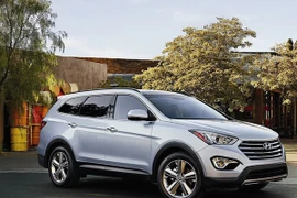 Hyundai Santa Fe 2015: Mức giá bình dân, đẳng cấp vượt trội