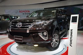 Chi tiết hàng 'hot' chính hãng Toyota Fortuner 2016