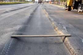 Mong người dân hiến kế xử lý đường hằn lún