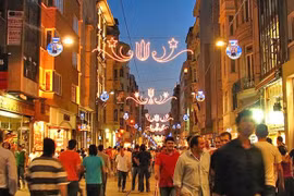 Tạo dựng không gian công cộng cho Hà Nội