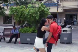 Phát kinh vì “Kiss Cam” phiên bản Việt 
