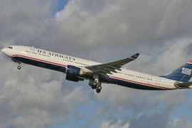 Vừa ra khỏi máy bay, bị sét đánh trúng