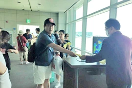 Hành khách có thân nhiệt bình thường mới được nhập cảnh