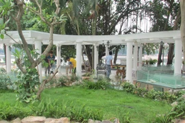 Dự án cải tạo khu vui chơi bán đảo hồ Đống Đa: Dỡ bỏ nhiều hạng mục sai phạm