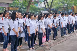 Gần 80.000 học sinh Hà Nội thi vào lớp 10: Đề thi có những câu hỏi mở