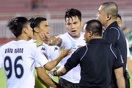 Cựu đội trưởng Long An cân nhắc giải nghệ sau án treo giò 2 năm