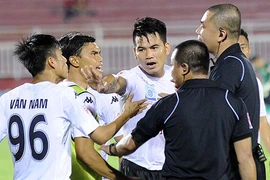 Cựu đội trưởng Long An cân nhắc giải nghệ sau án treo giò 2 năm