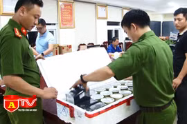 Khám xét thu giữ hơn 14.000 điếu xì gà không rõ nguồn gốc