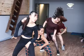 Top 8 Idol miệt mài tập luyện vũ đạo, chinh phục dòng nhạc EDM