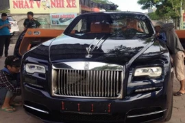 Những "chiêu" lách luật ngoạn mục để đưa xe sang về nước