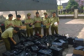 QLTT hà thu giữ 436 chai rượu ngoại nhập lậu