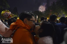 Những khoảnh khắc ấn tượng đọng lại đêm giao thừa