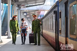 Những hình ảnh cảm xúc ở sân ga chiều cuối năm