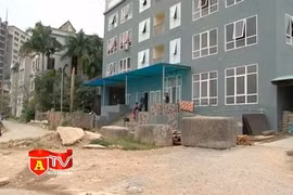 Nhà đã bàn giao nhưng cư dân không có đường vào nhà