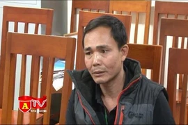 Hai tay 2 dao, chủ nợ đâm con nợ tử vong