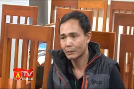 Hai tay 2 dao, chủ nợ đâm con nợ tử vong