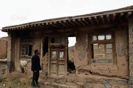 Xóm làng cô độc