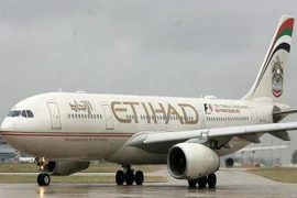 Hoãn bay để khách tạm biệt cháu đang hấp hối