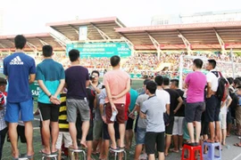 Bóng đá trên phố