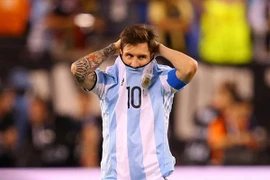 Messi cay đắng nói lời giã từ đội tuyển Argentina
