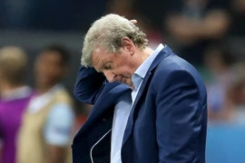 Thua ê chề, HLV trưởng đội tuyển Anh từ chức