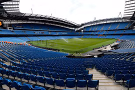 "Xé" màn hình giúp CĐV xem siêu kinh điển Real-Barca và đại chiến Man City - Liverpool