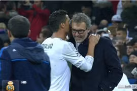 Ronaldo thì thầm những gì vào tai HLV của PSG? 