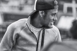 Neymar vượt mặt Ronaldo trở thành biểu tượng hàng đầu của Nike