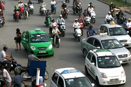 Taxi không muốn giảm giá cước