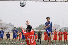 Hình ảnh vòng tứ kết, lịch bán kết giải bóng đá học sinh THPT Hà Nội 2015