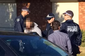 Australia lần đầu bắt giữ kẻ tài trợ IS