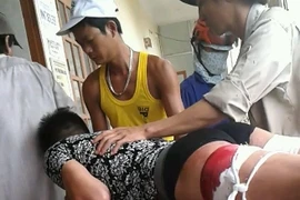 2 cậu cháu bị chém trọng thương