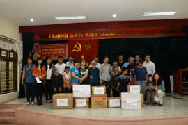 "Tuổi trẻ nghĩa tình" đến với trẻ em tàn tật