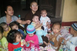 34 trẻ em và người già ở chùa Bồ Đề đến nơi ở mới