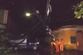 EVN HANOI khắc phục sự cố do giông, lốc lớn và sét