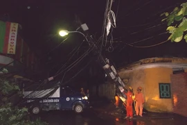 EVN HANOI khắc phục sự cố do giông, lốc lớn và sét
