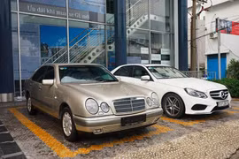 "Soi" chi tiết Mercedes-Benz E230 nội, 19 tuổi, chạy 36 vạn km vẫn "ngon"