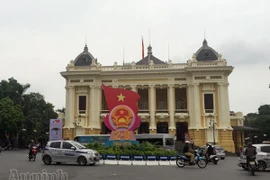 Hà Nội trang hoàng rực rỡ trước ngày Quốc khánh 2-9