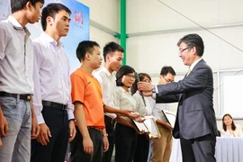 Toyota Việt Nam trao học bổng cho sinh viên xuất sắc