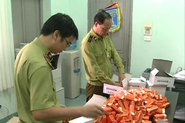 Phát hiện hàng trăm hộp thuốc không rõ nguồn gốc chuyên trị vẩy nến, bệnh ngoài da