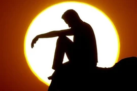 Loạn luân con cưỡng hiếp mẹ đẻ